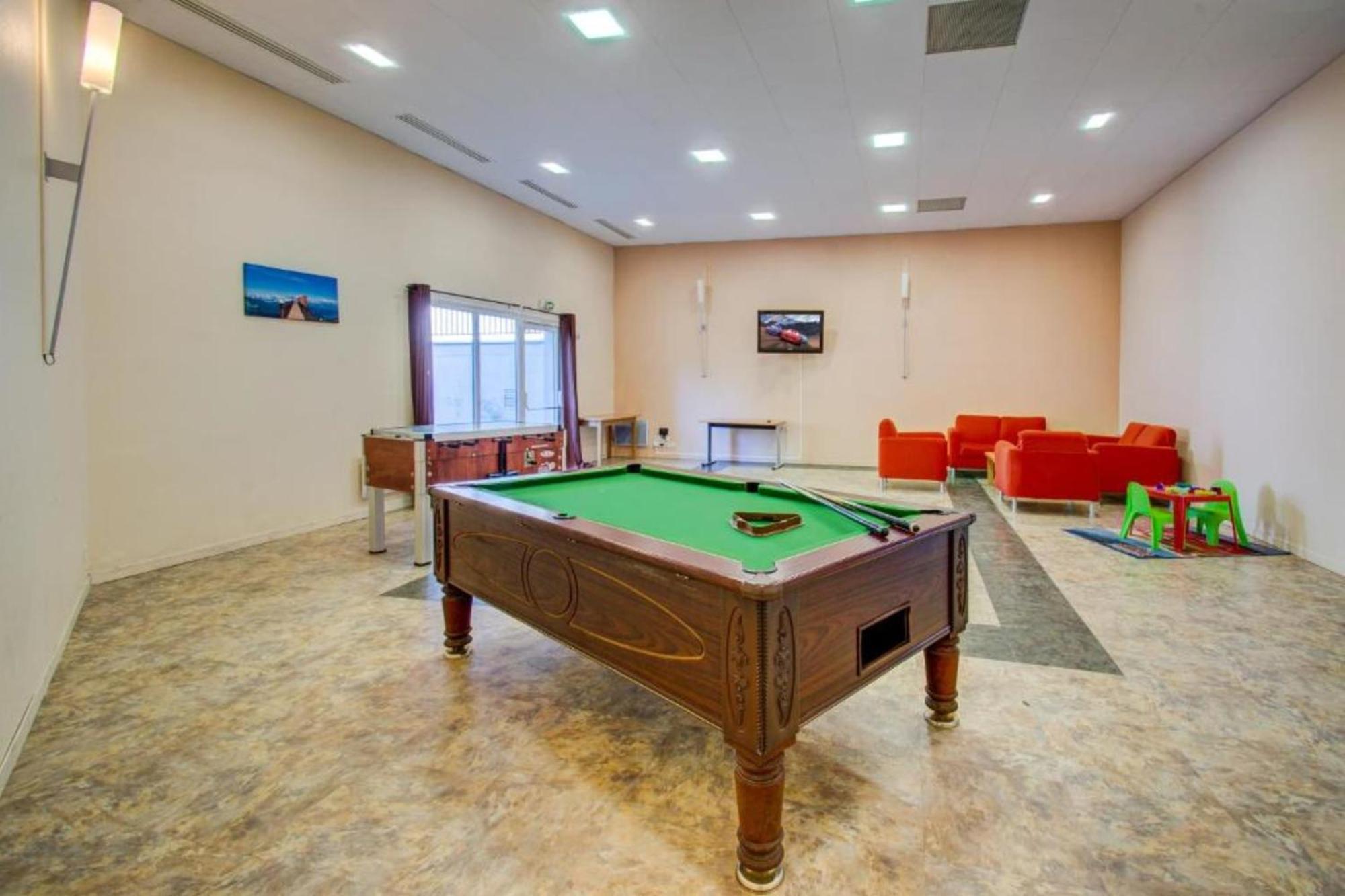 Studio 2 Pers Avec Acces Piscine Et Sauna Les Deserts  Luaran gambar